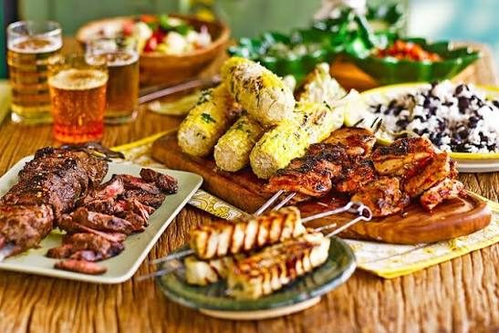 Churrasco with grilled corn and beer